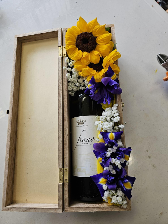 Vino in box legno con reciso  prezzo varia con la qualità del vino scelto