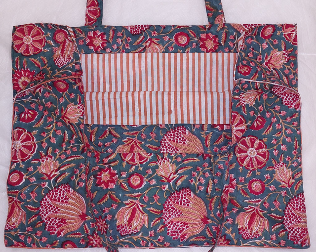 Grand sac cabas vert, rouge, rose en coton imprimé à la main au block print - Doublure en coton rayé - Tote bag - Confectionné en Inde