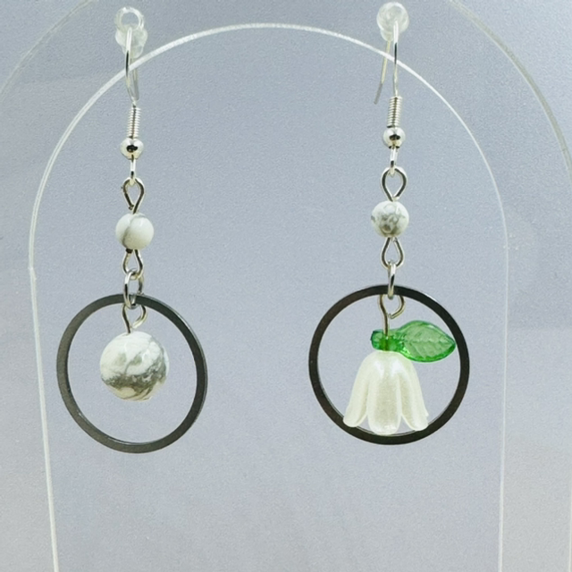 Boucles d’oreilles THÉSÉE howlite