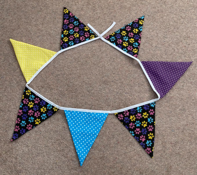 Bunting (Doggie Paws)