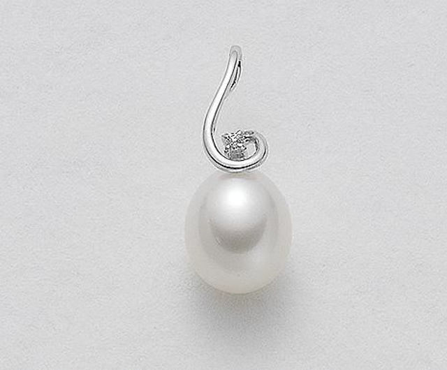 Pendente Mikiko in Oro 18 Kt con Perle e diamanti