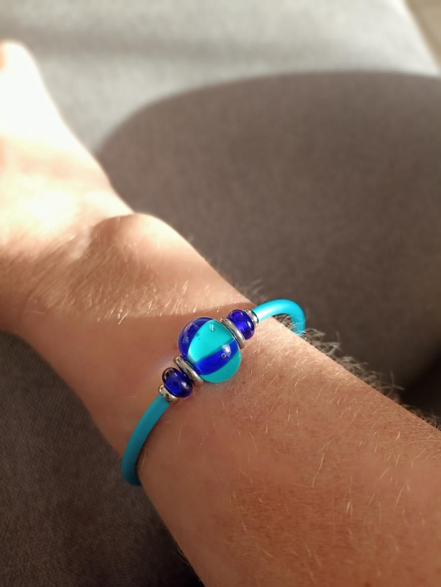 Bracelet en perles filé 