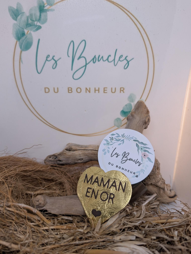 Broche personnalisée Maman en or (dorée) br042