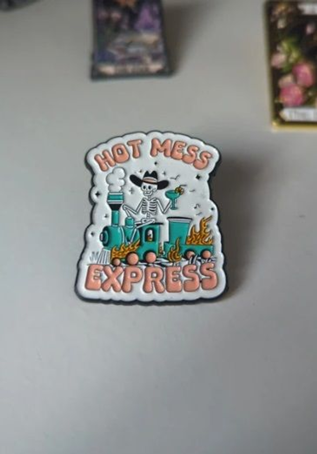 Pin's hot mess express