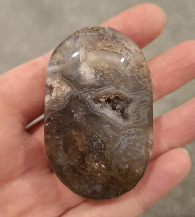 Moss Agate crystal palmstone 