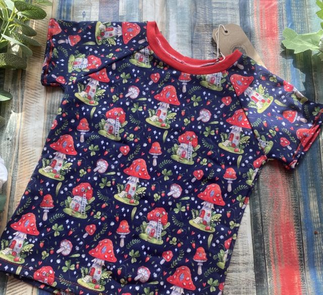 Mushroom Village Tee 3-4y
