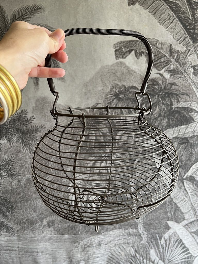 PAULETTE - Le panier à oeufs ou à salade ancien, filaire