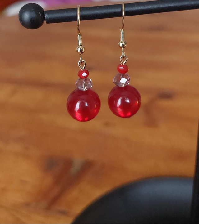 Boucles d&#039;oreilles fantaisie rouge