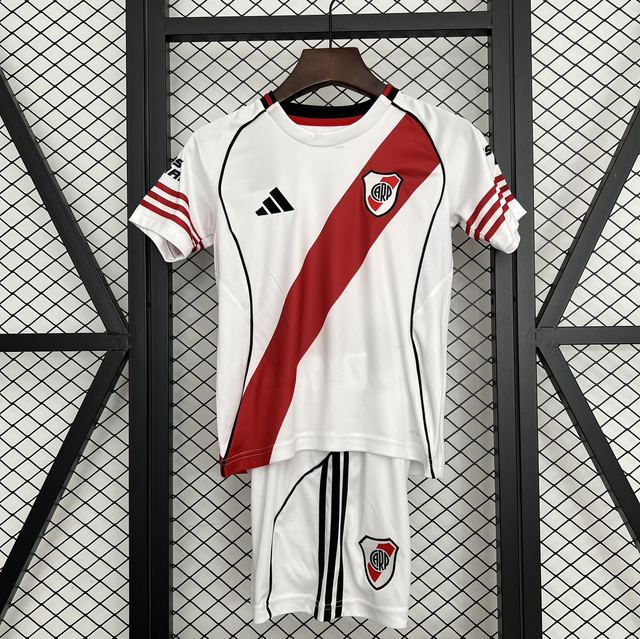 Conjunto camiseta + pantalón NIÑOS 1ª River Plate- 25-26