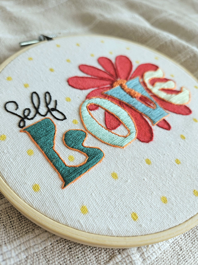 Cercle Brodé - Self Love - Fleur (Rouge &amp; Turquoise)
