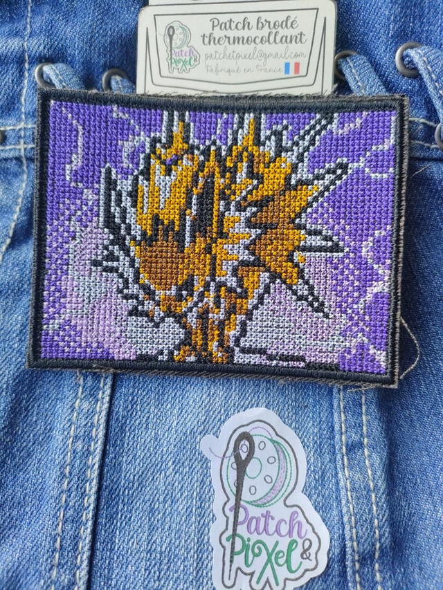 Patch brodé thermocollant pixel art Voltali 