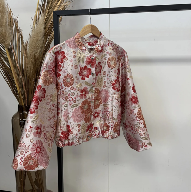 Bloemen print jasje rood/roze