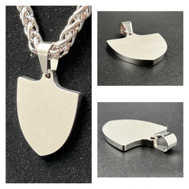 HummDesign Schild 3mm dik als hanger inclusief collier van 5mm Stainless Steel 316L.