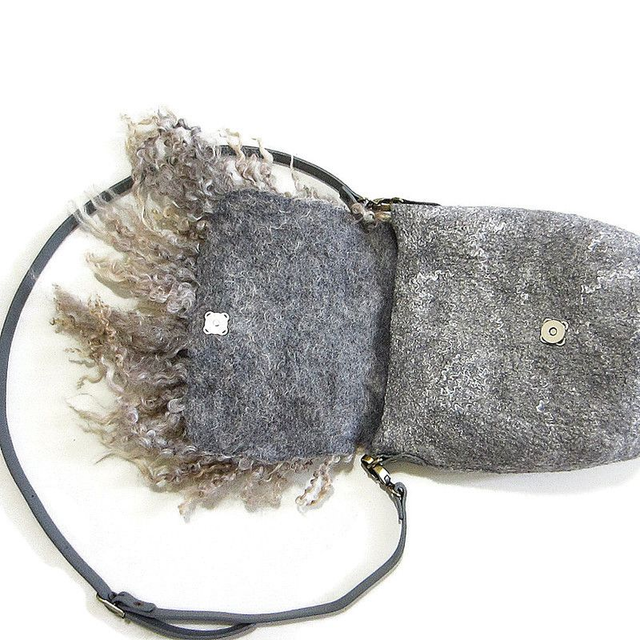 Borsa donna fatta a mano borsa a tracolla feltro lana merino grigio regalo per donna borsa unica per ragazza Borsa ecologica