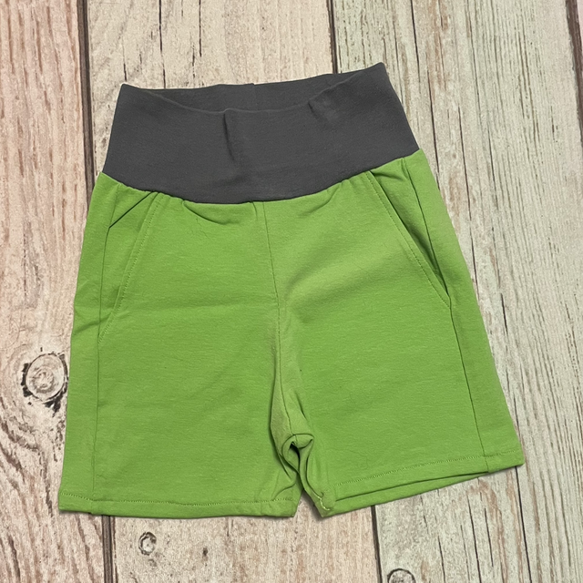 Sommerhose, Größe 104, grün