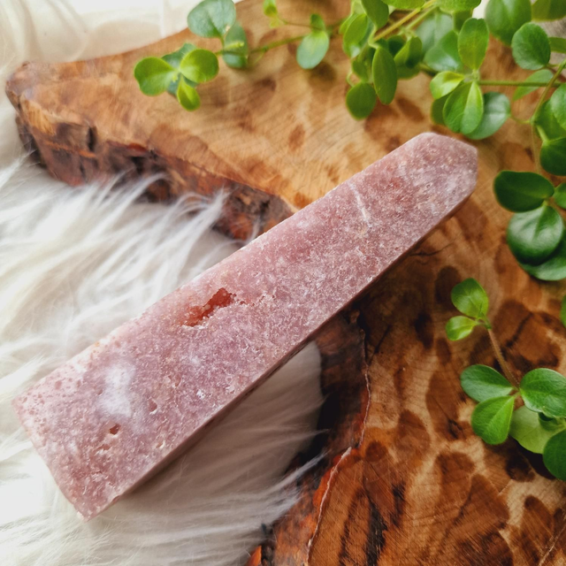 Pink Amethyst Point 255g