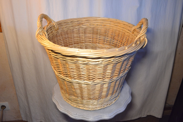 Manne en osier blanc 