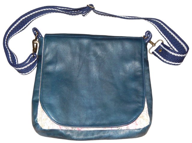 William Morris Shoulder Bag Green Leather