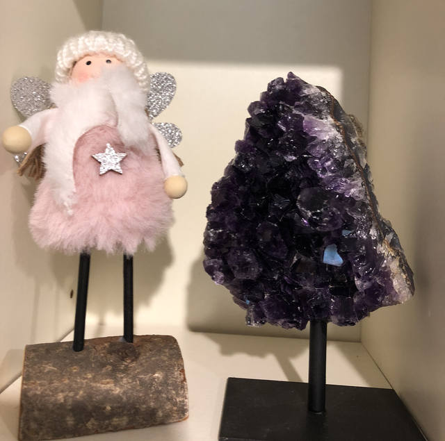 Améthyste brute sur pied 