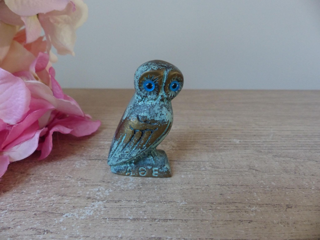 Figurine chouette hibou en laiton fait en Grèce, Sculpture Chouette d'Athéna en laitonné bleu, Collection oiseaux petits animaux en laiton