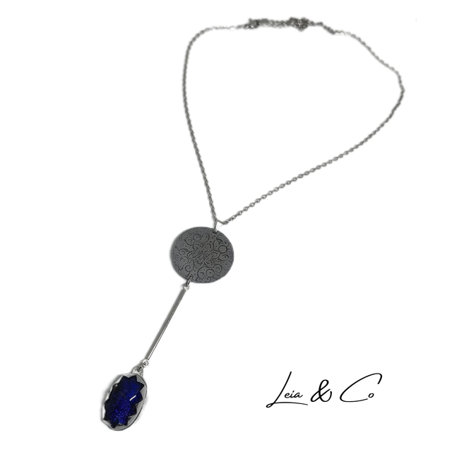 Collier chakra Brahma avec mandala et verre dichroïque bleu LEIA&amp;CO