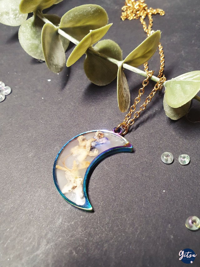 Collier de fleurs des champs