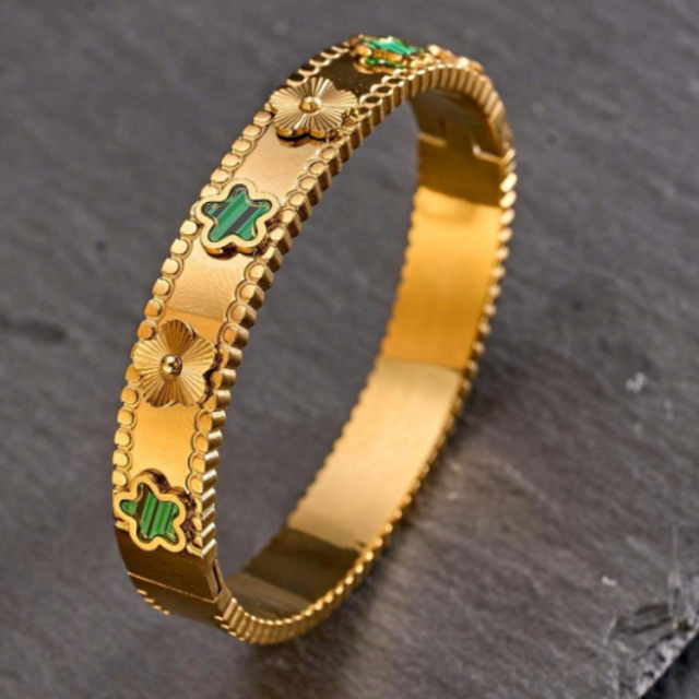 Bracelet en acier inoxydable note de vert
