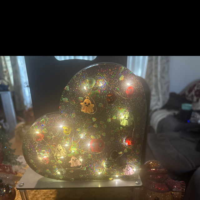 Ghosts and Skulls light up heart decoration