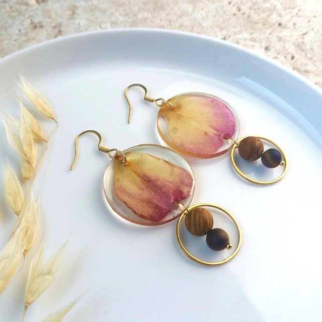 Boucles d'oreilles ∙ doré Fleurs séchées et perles de Jaspe et Oeil de tigre