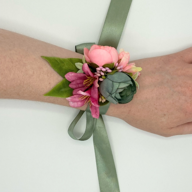 H-6 Flower Corsage 