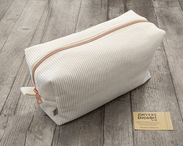 Trousse de toilette en velours côtelé