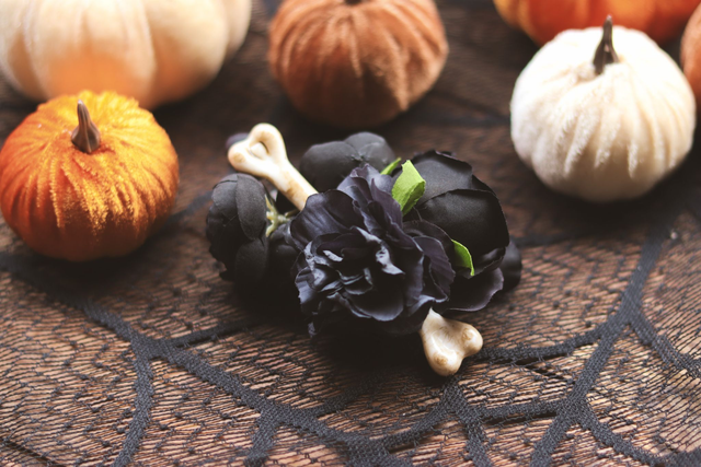 Hairflowers • M • Deadman bones