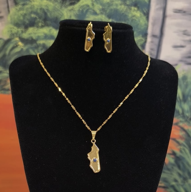 Parure carte Madagascar point bleu