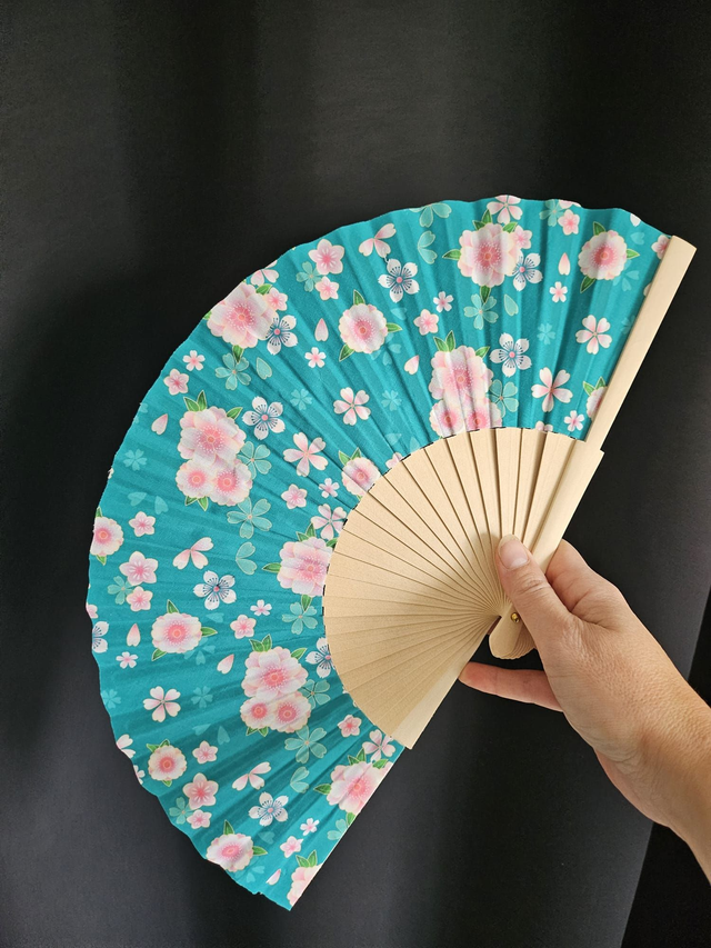 Éventail tissu fait main - modèle vert jap fleuri