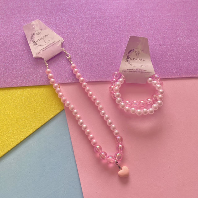 Ensemble paire de bracelets et collier coeur rose 
