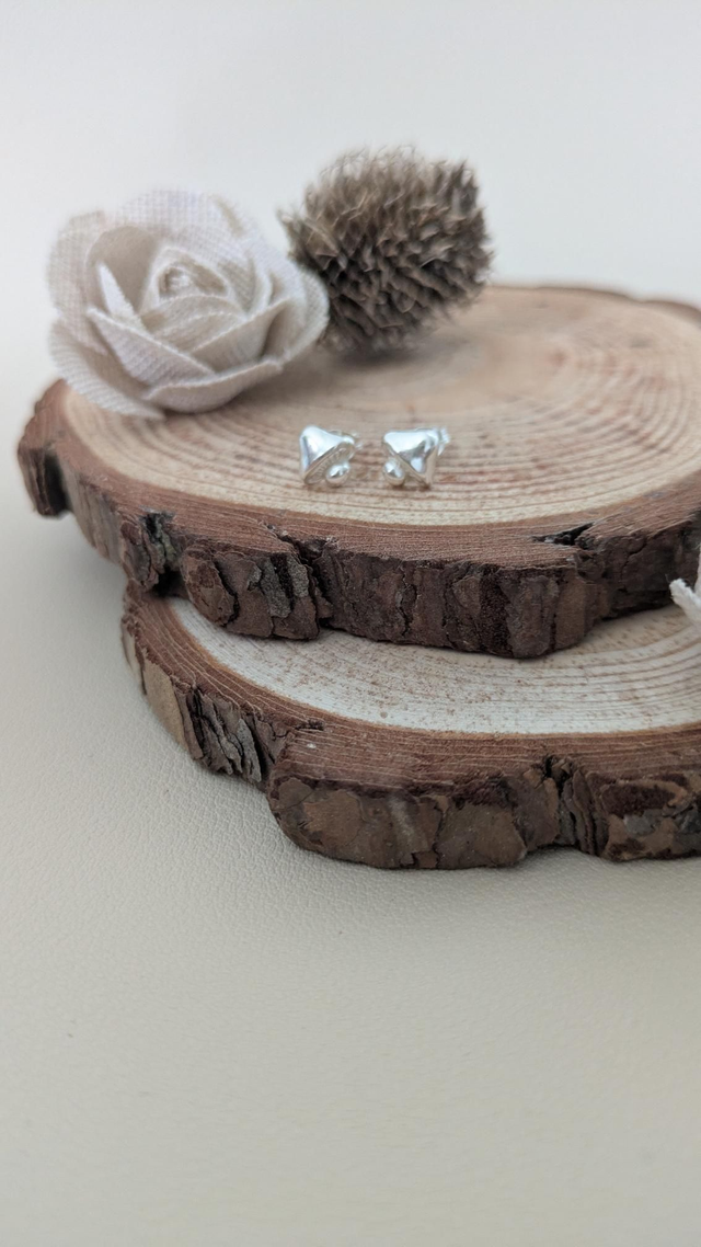 Woodland mushroom studs