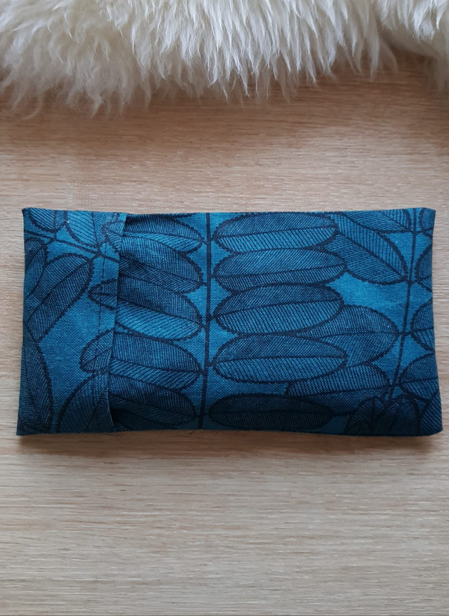 29 - Coussin pour les yeux - Bleu marine et feuilles noires