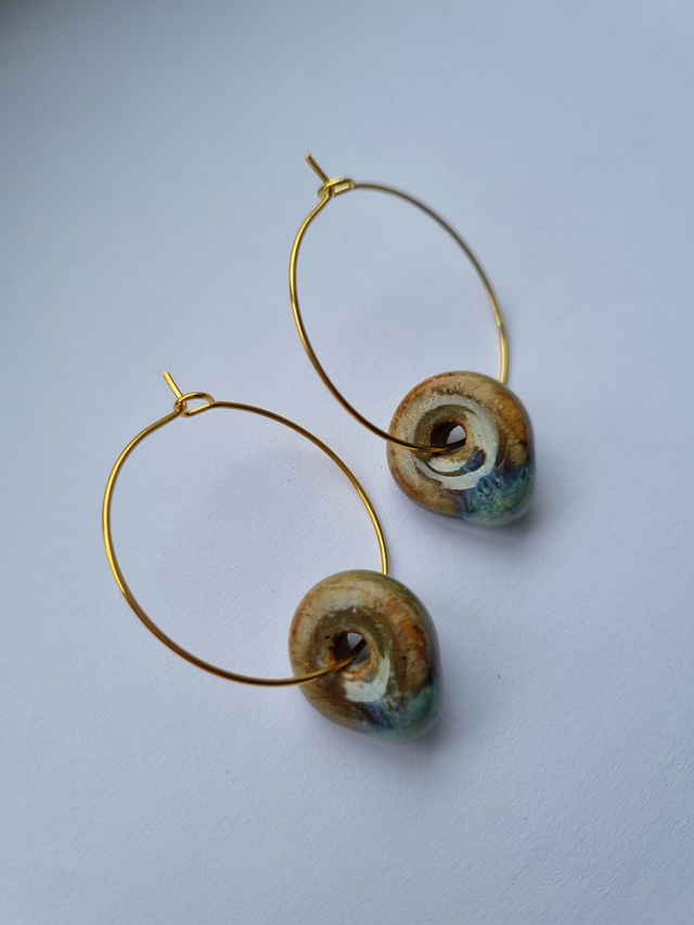 Gradient Drop Ceramic Loop Earrings