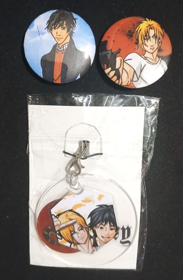 Banana Fish Lots 1 porte clé et 3 badges 