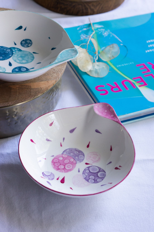 Coupelles en Porcelaine, en duo ou en solo, motifs abstraits bulles turquoise et framboise, plat apéritif ou vide poche à offrir