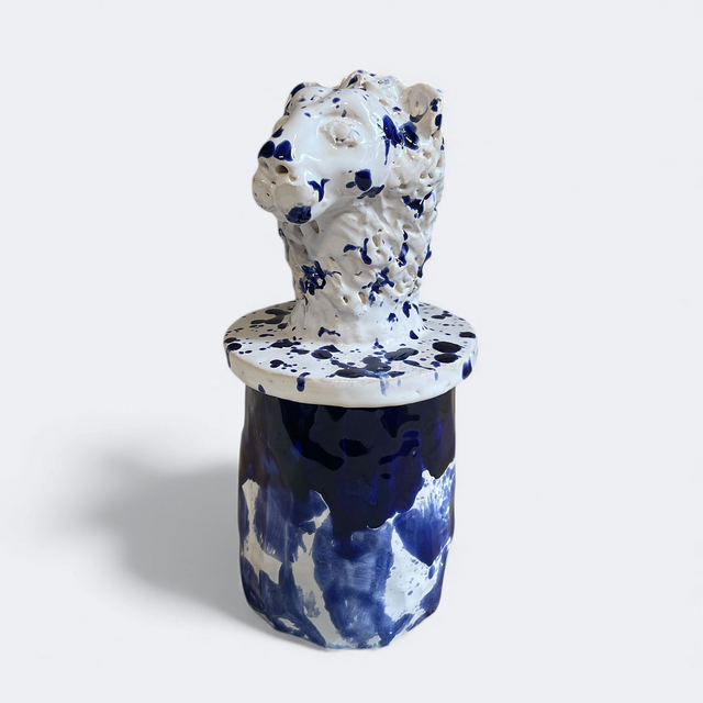 Pot au Lion Bleu de Sèvres