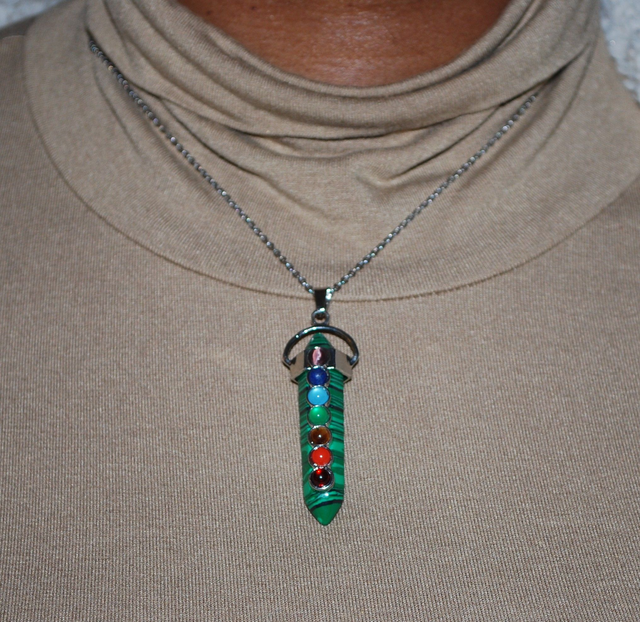 Collier en malachite 7 chakras