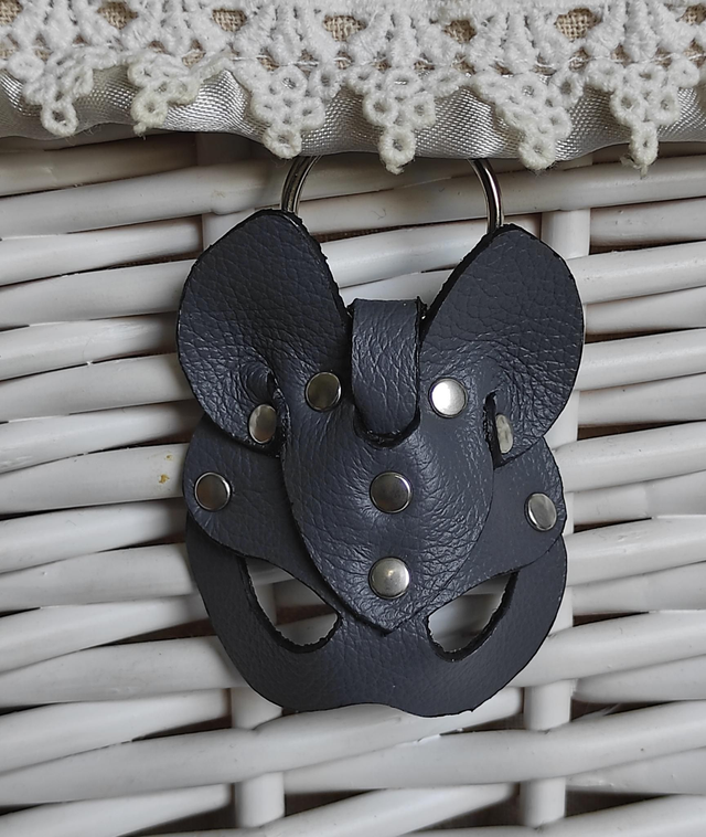 Porte clés masque en cuir 