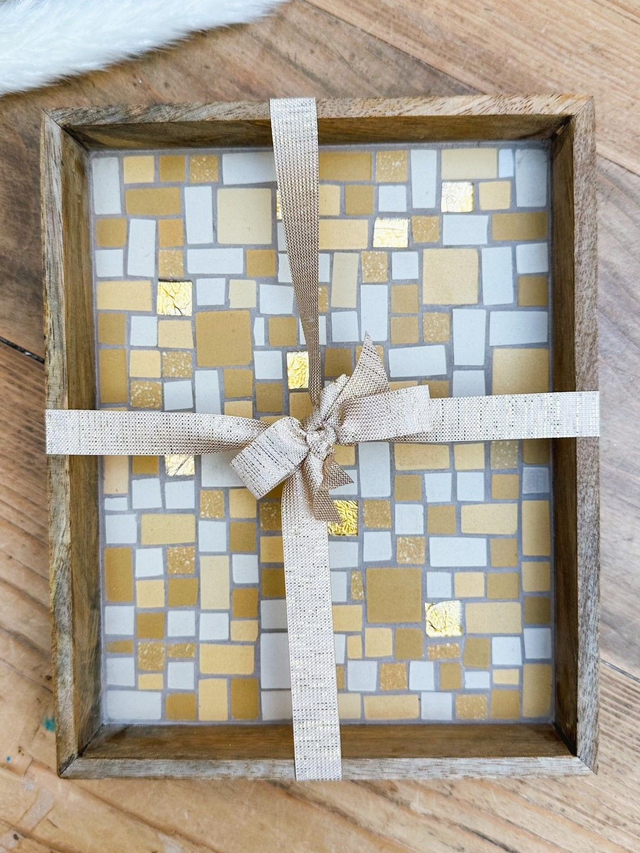 Plateau MILORD - mosaïque en grès &amp; verre doré, pièce artisanale solaire