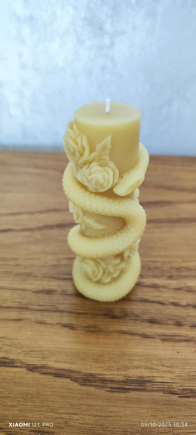 Serpente con le rose