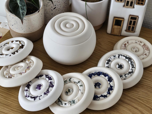 Pot "Zen" bas avec pierres semi-précieuses 