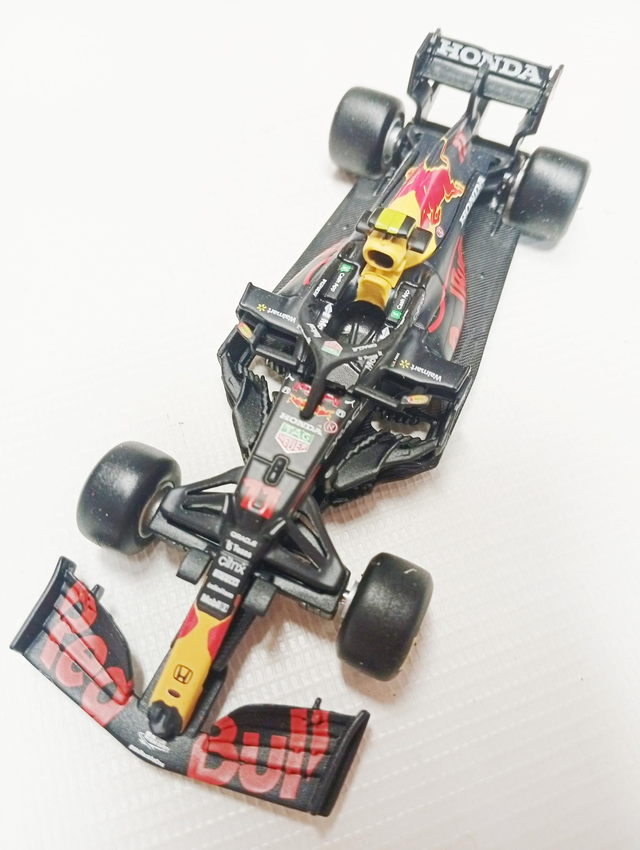 RB16B Perez 1:43 Burago