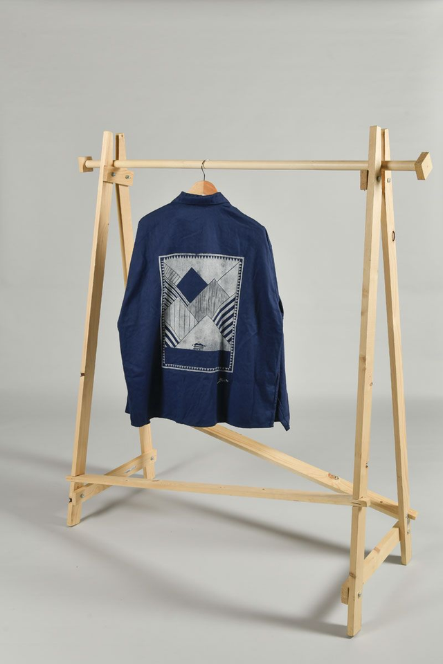 chemise bleu de travail de seconde main tamponnée - tampon montagne banc