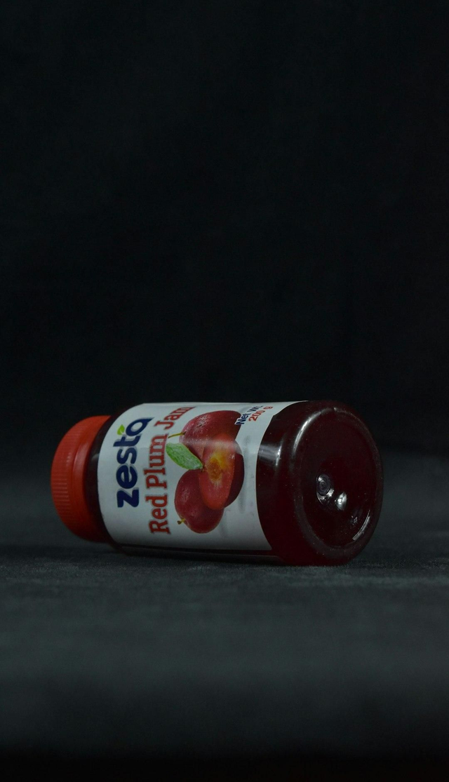 Bouteille de jus  aux morceaux de fruits