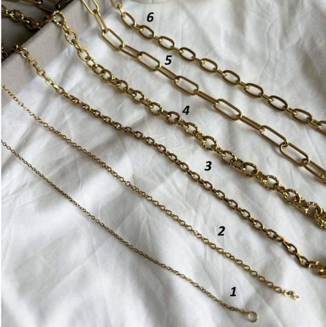 Collier avec 4 pendentifs